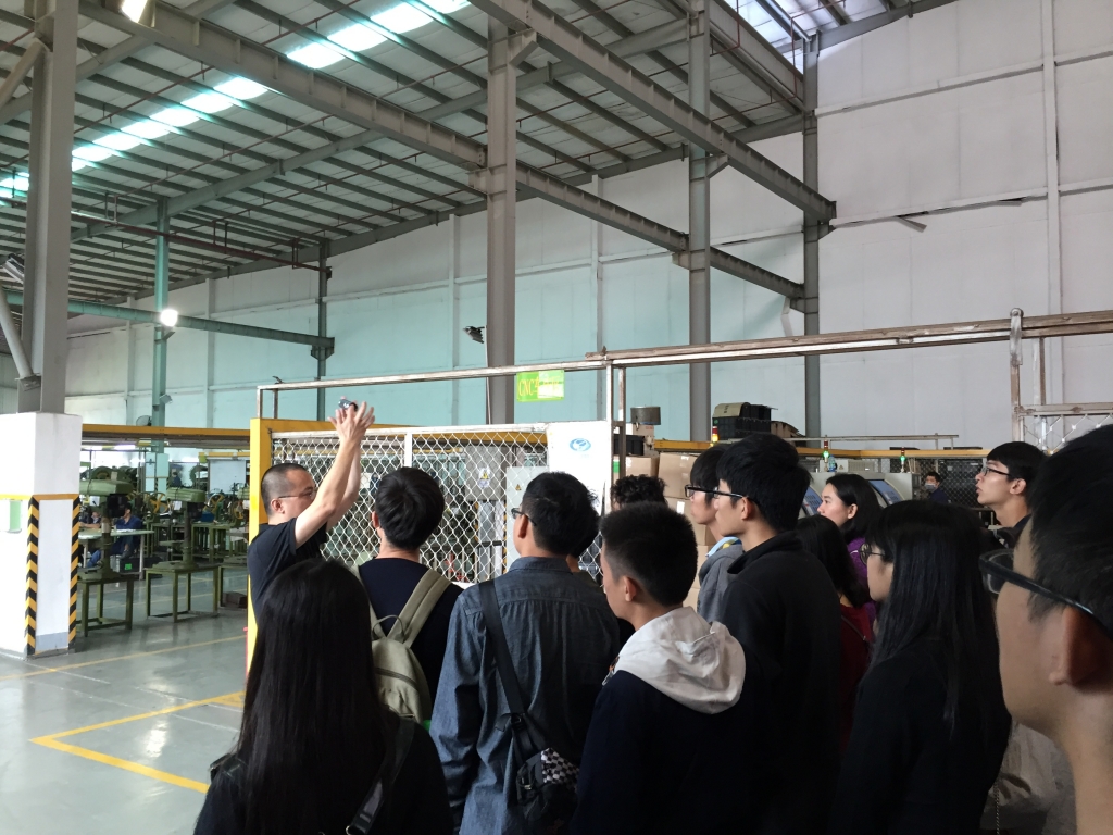 Students from Guangzhou Academy of Fine Arts Industrial Design Department to Lomak Factory